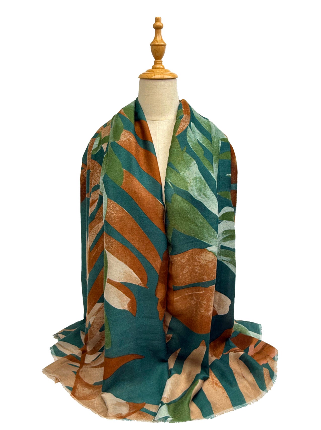 New Coming Winter Fashion Scarf with Vibrant Leaf Print for Stylish Warmth in Bold Colors