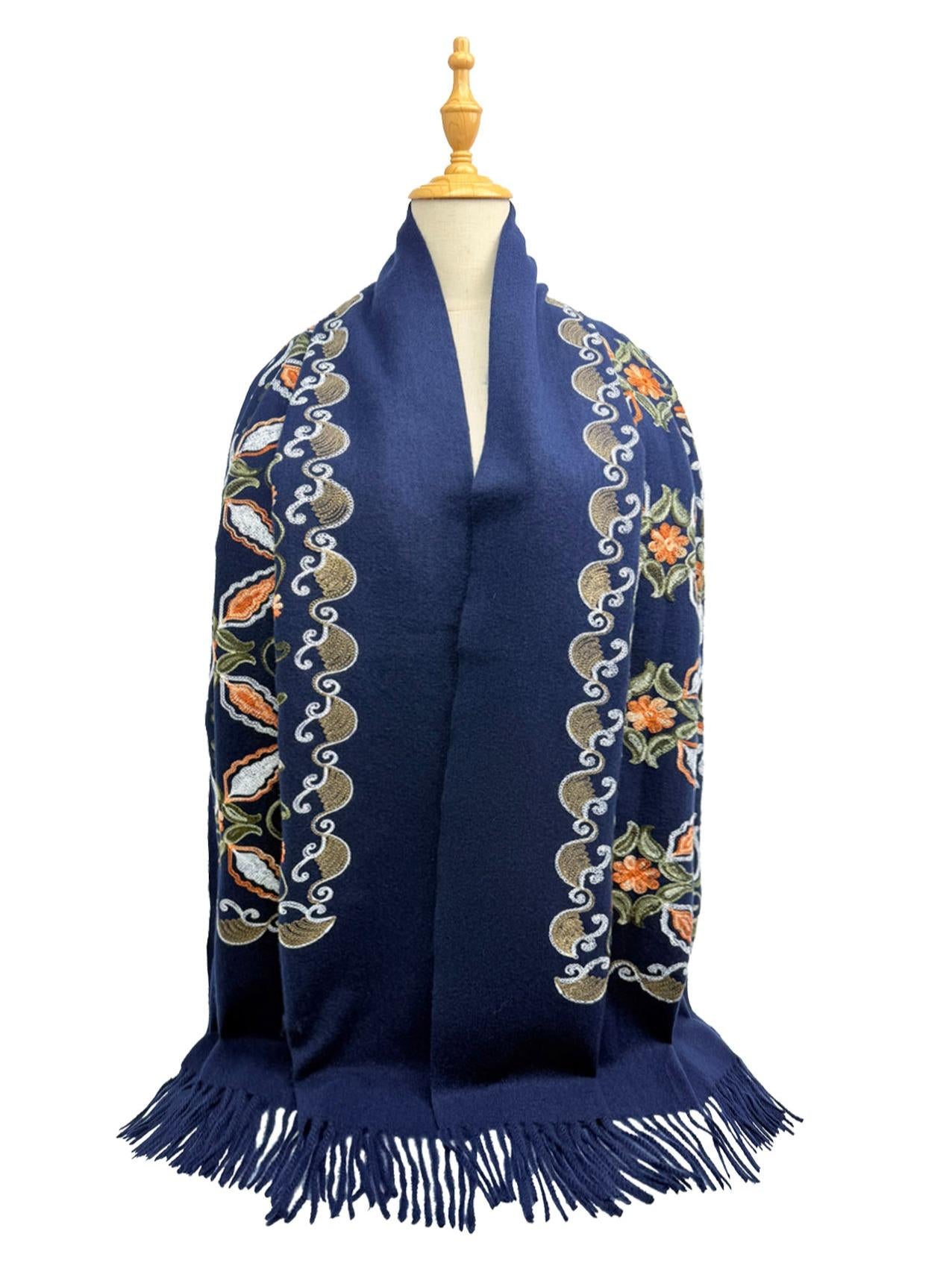 New Coming Winter Fashion Scarf with Elegant Embroidery and Tassel Detail for Women White Floral Design