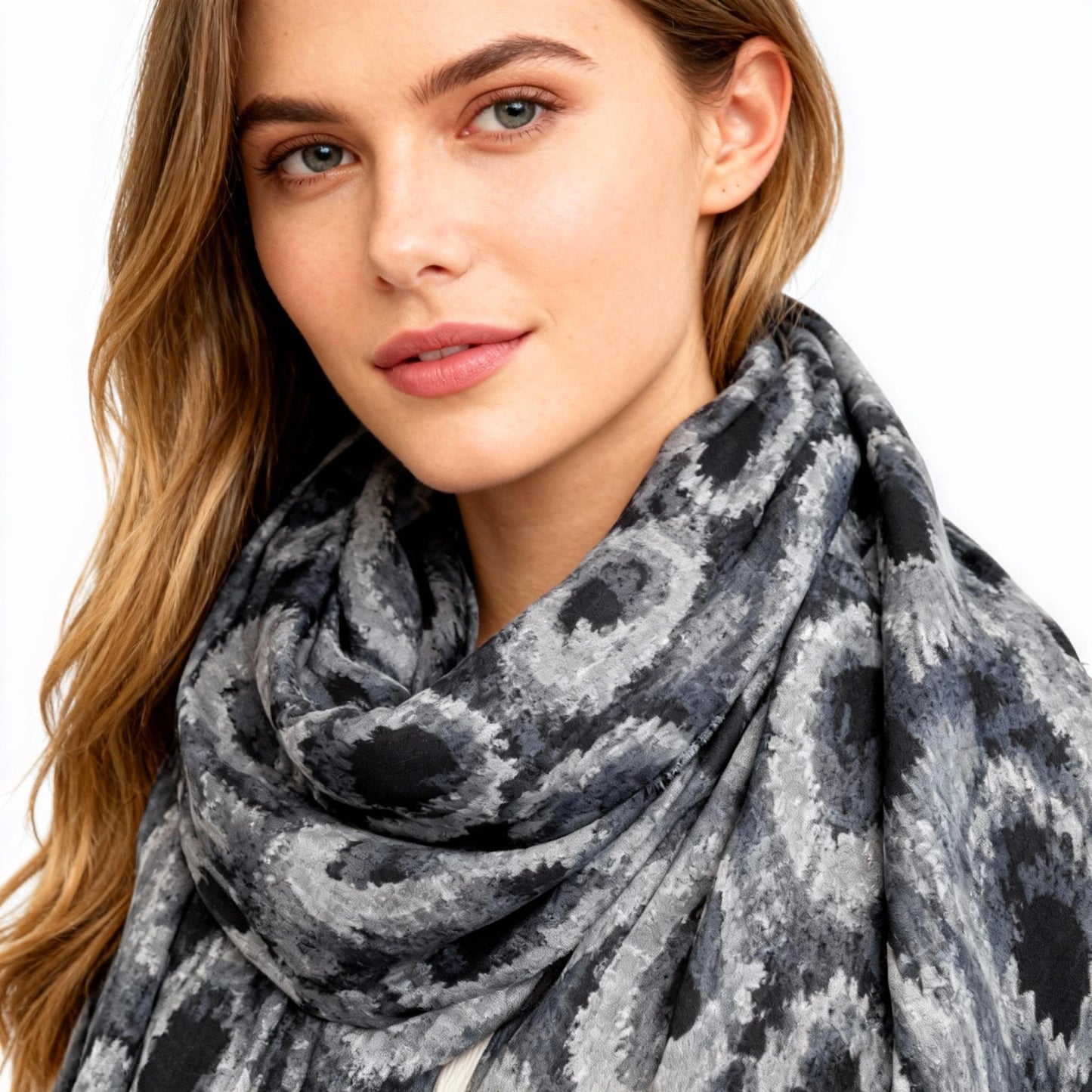 New Coming Winter Fashion Scarf Stylish Grey & Black Circle Pattern for Cozy Elegance in British English Language