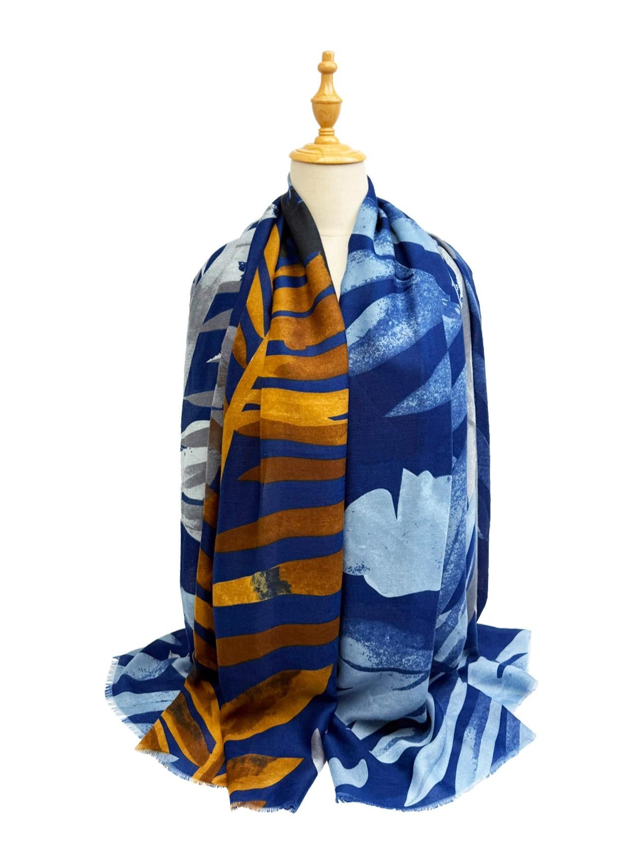 New Coming Winter Fashion Scarf with Vibrant Leaf Print for Stylish Warmth in Bold Colors
