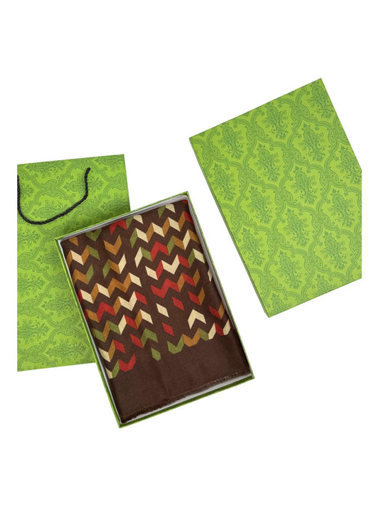 New Coming Winter Fashion Scarf in Vibrant Green Gift Box with Geometric Pattern for Stylish Warmth