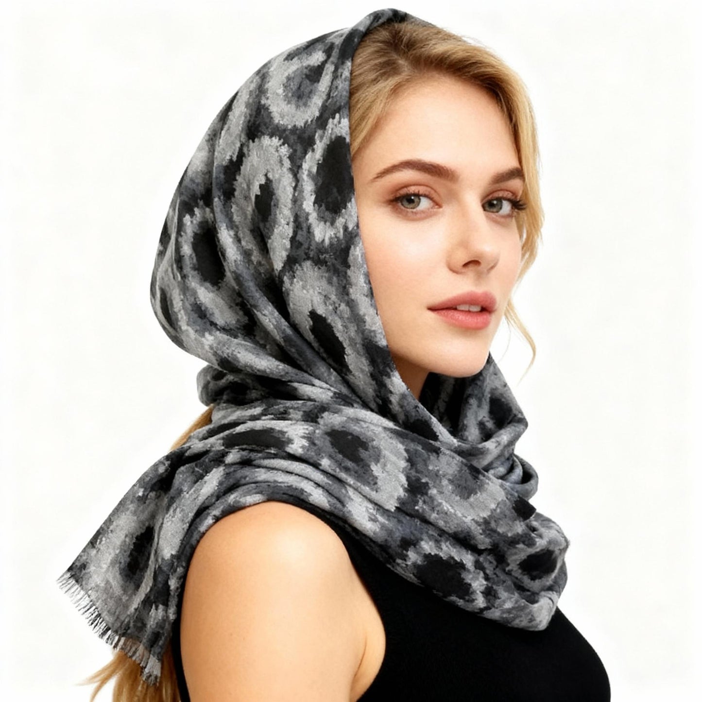 New Coming Winter Fashion Scarf Stylish Grey & Black Circle Pattern for Cozy Elegance in British English Language