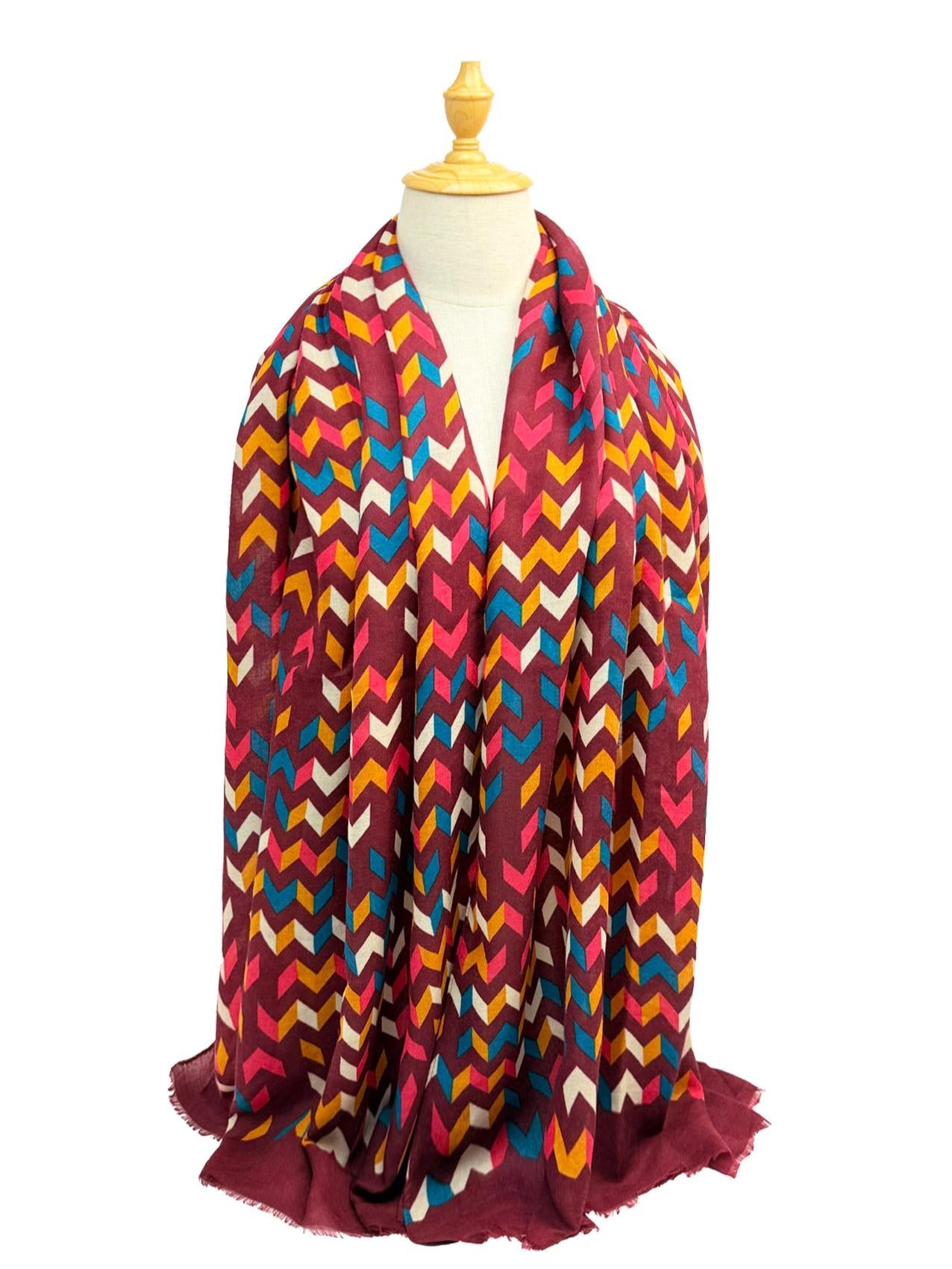 New Coming Winter Fashion Scarf in Vibrant Green Gift Box with Geometric Pattern for Stylish Warmth
