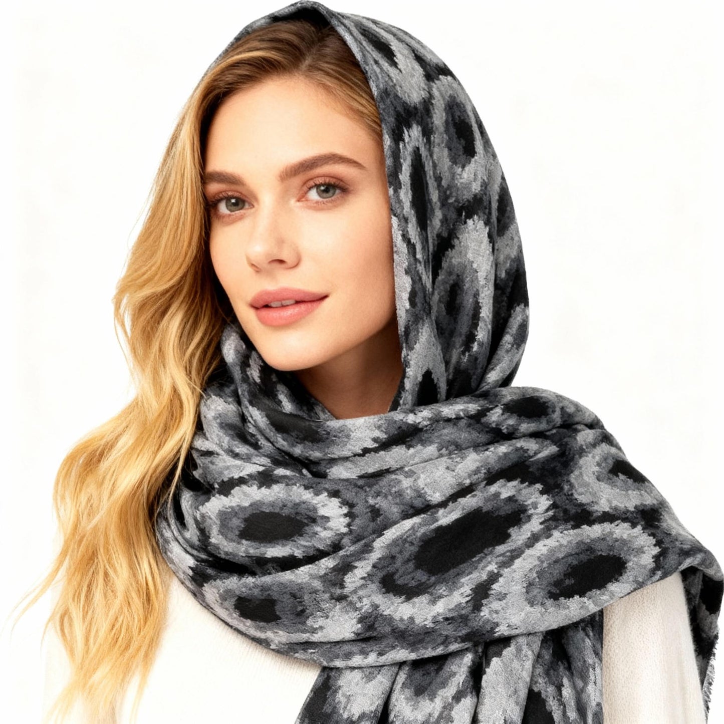 New Coming Winter Fashion Scarf Stylish Grey & Black Circle Pattern for Cozy Elegance in British English Language