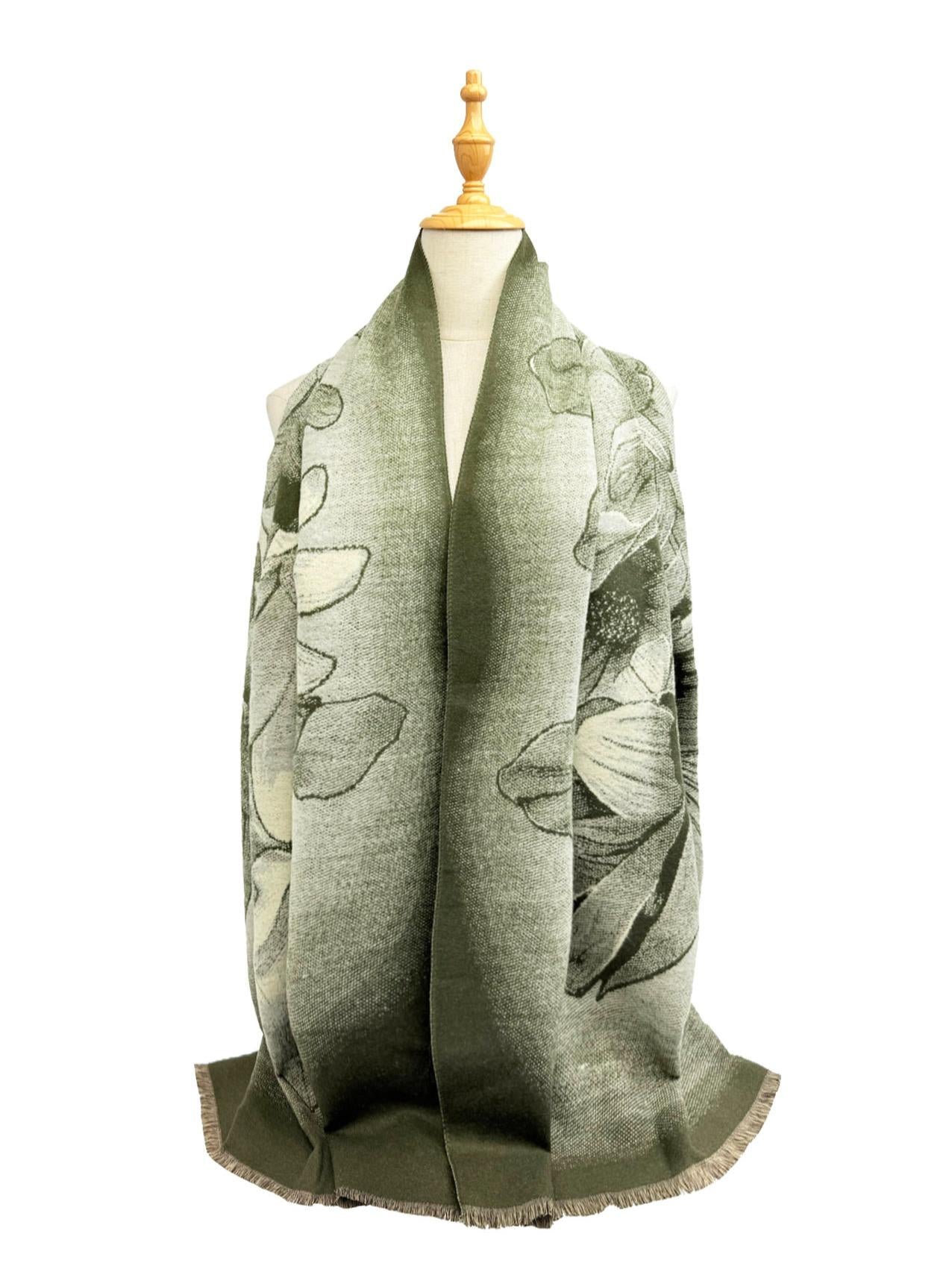 New Coming Winter Fashion Scarf in Rich Hues Perfect for Cozy Outfits and Gift Giving in Rich Hues