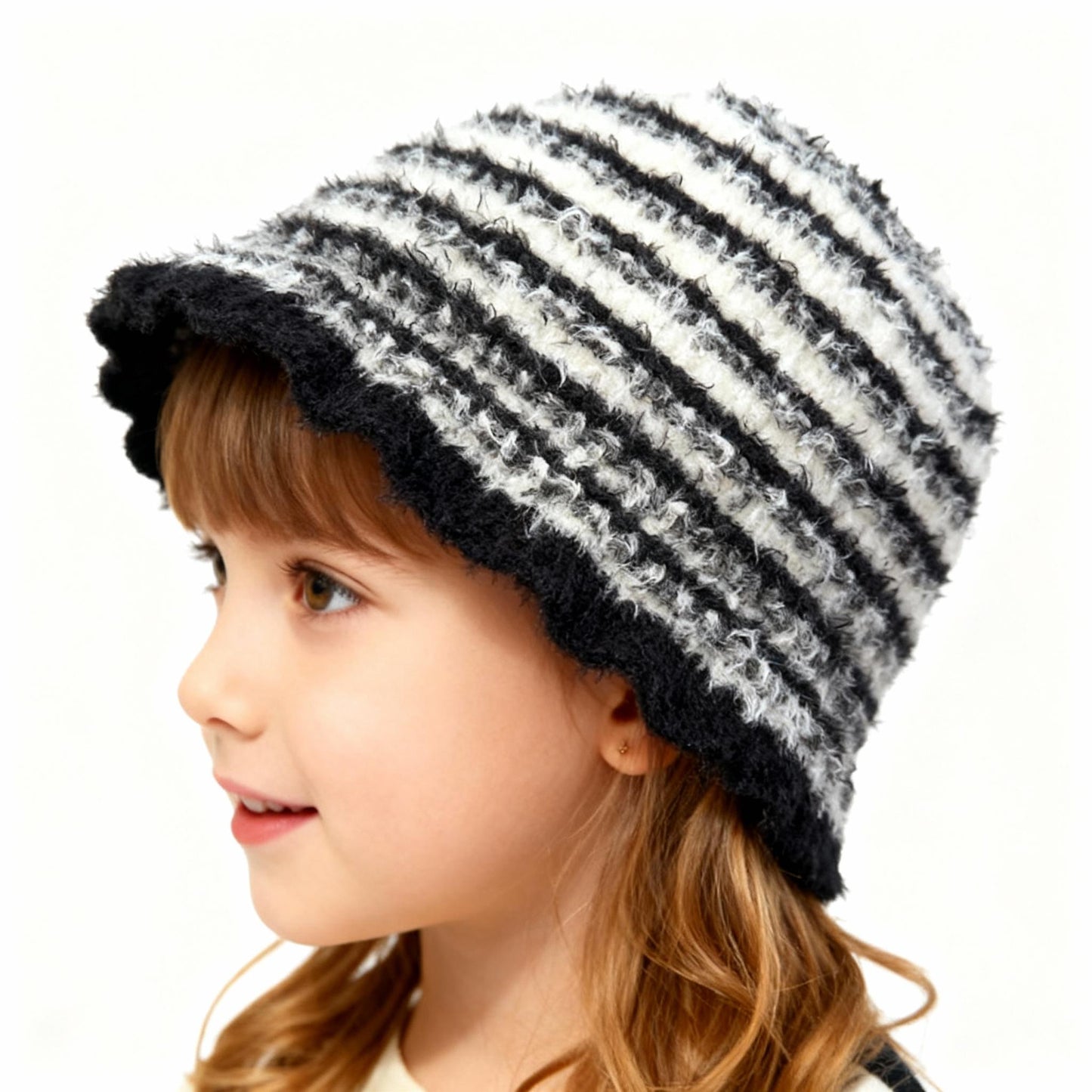 2025 new plaid fisherman hat women's plush bucket hat big head basin hat looks small in autumn and winter shopping trend