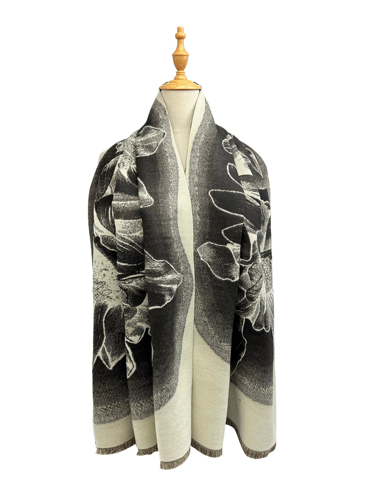 New Coming Winter Fashion Scarf in Rich Hues Perfect for Cozy Outfits and Gift Giving in Rich Hues